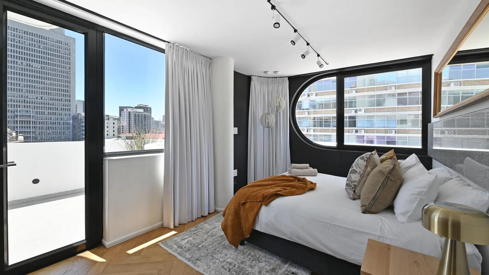 Aasia - Tuinhuis Cape Town