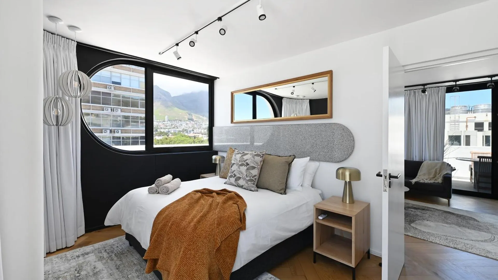 Aasia - Tuinhuis Cape Town 0*,
